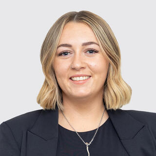 Chloe Mc Knight Web Grey copy