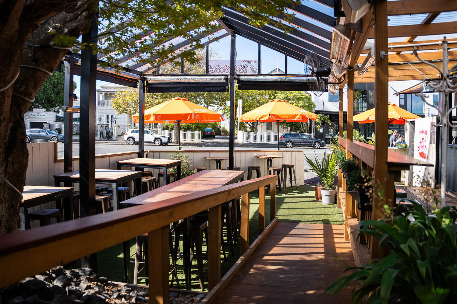 Parade Web7 Kakapo Business Sales