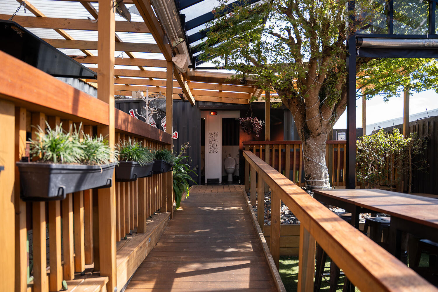 Parade Web11 Kakapo Business Sales