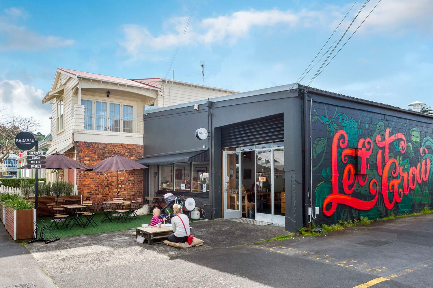 Karavan 6 Kakapo Business Sales