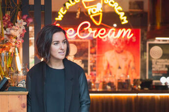 Kakapo chats to Burger Burger owner Mimi Gilmour