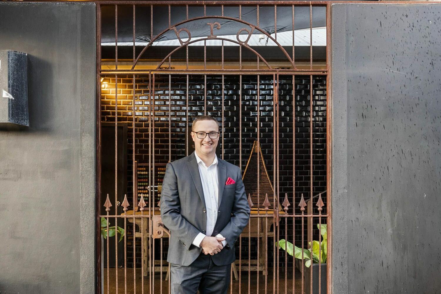 Sterlo Posing Web3 Kakapo Business Sales